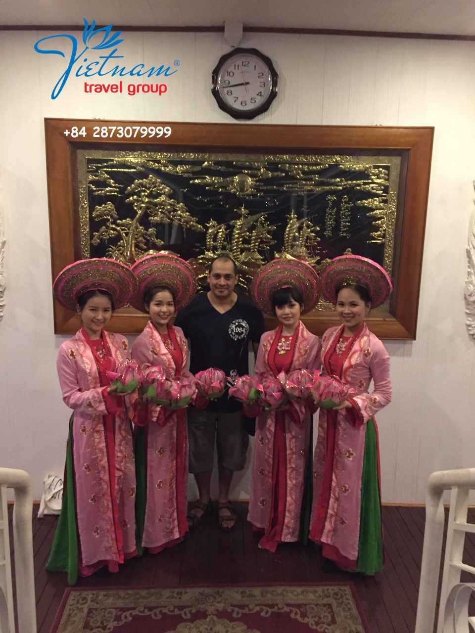 Vietnam Traditional Dress - Vietnam Package Tour - Vietnam Travel Group